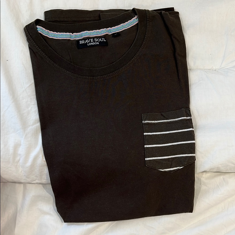 Brave Soul Men's dark green T-Shirt with Striped Pocket